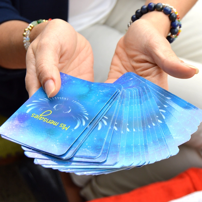 Presentación de las tarjetas invitando a elegir una